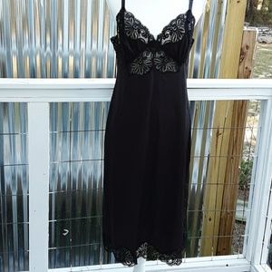 Shadowline .  Black slip with black lace.size 36